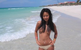 13816-Sexy-Asians-topless-pose-on-the-beach.jpg
